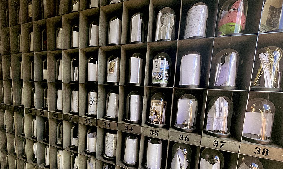 Архитектурная мастерская Алексея Козыря (Алексей Козырь, Илья Бабак, Александра Родионова). Инсталляция «Капсула предсказаний». Фото: Елена Авдеева/TANR