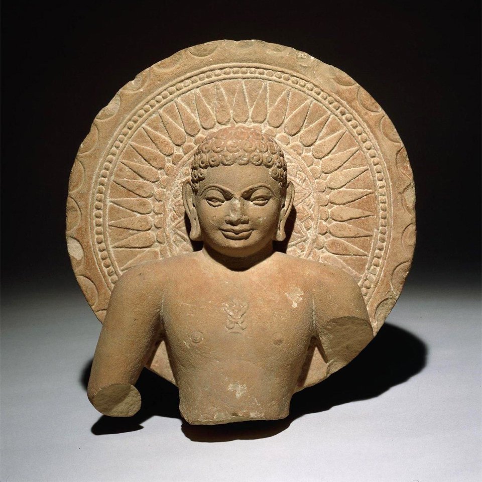 Тиртханкара с нимбом. Индия. 200-300 гг. н. э. Фото: British museum