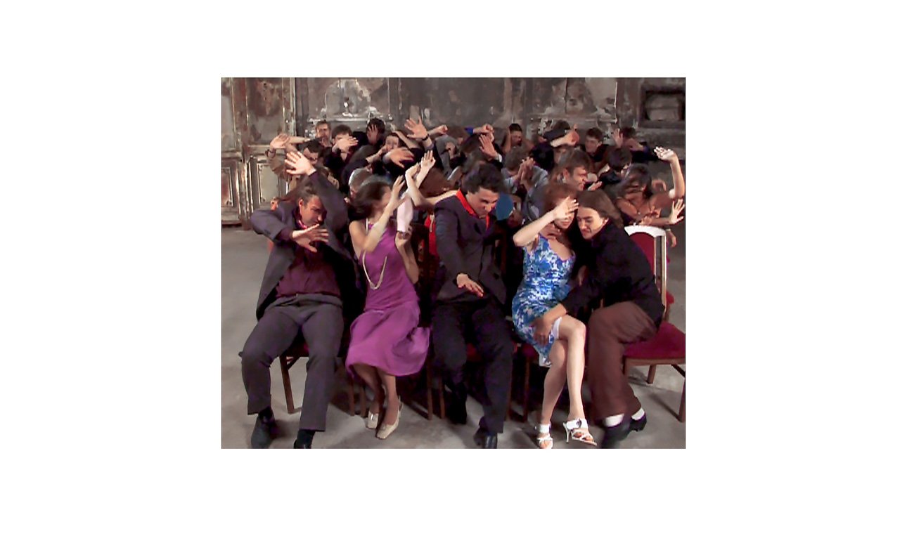 «Провмыза». Кадр из видео «Фуга». 2006.    Фото: арт-группа «Провмыза»