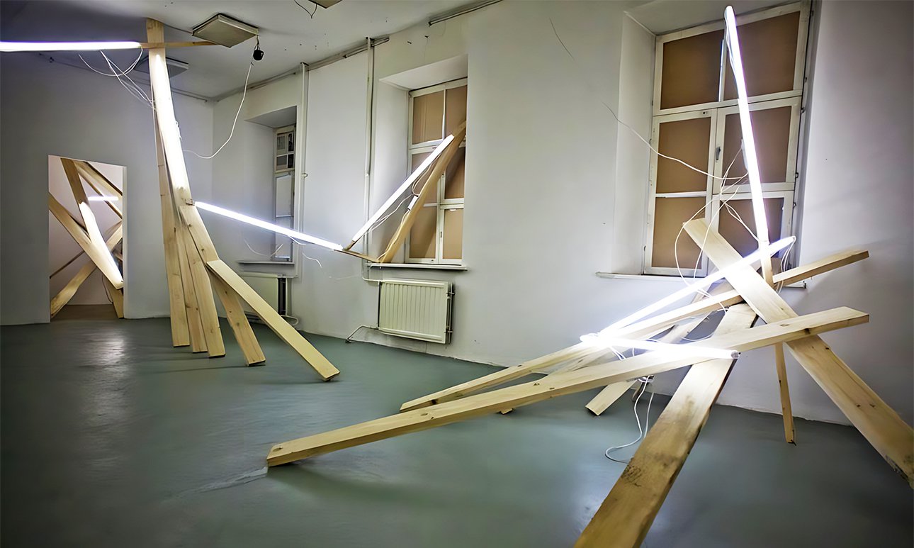 Выставка Петра Белого «Искусство не для всех» в петербургской галерее Navicula Artis в 2012 году. Фото: Глеб Ершов